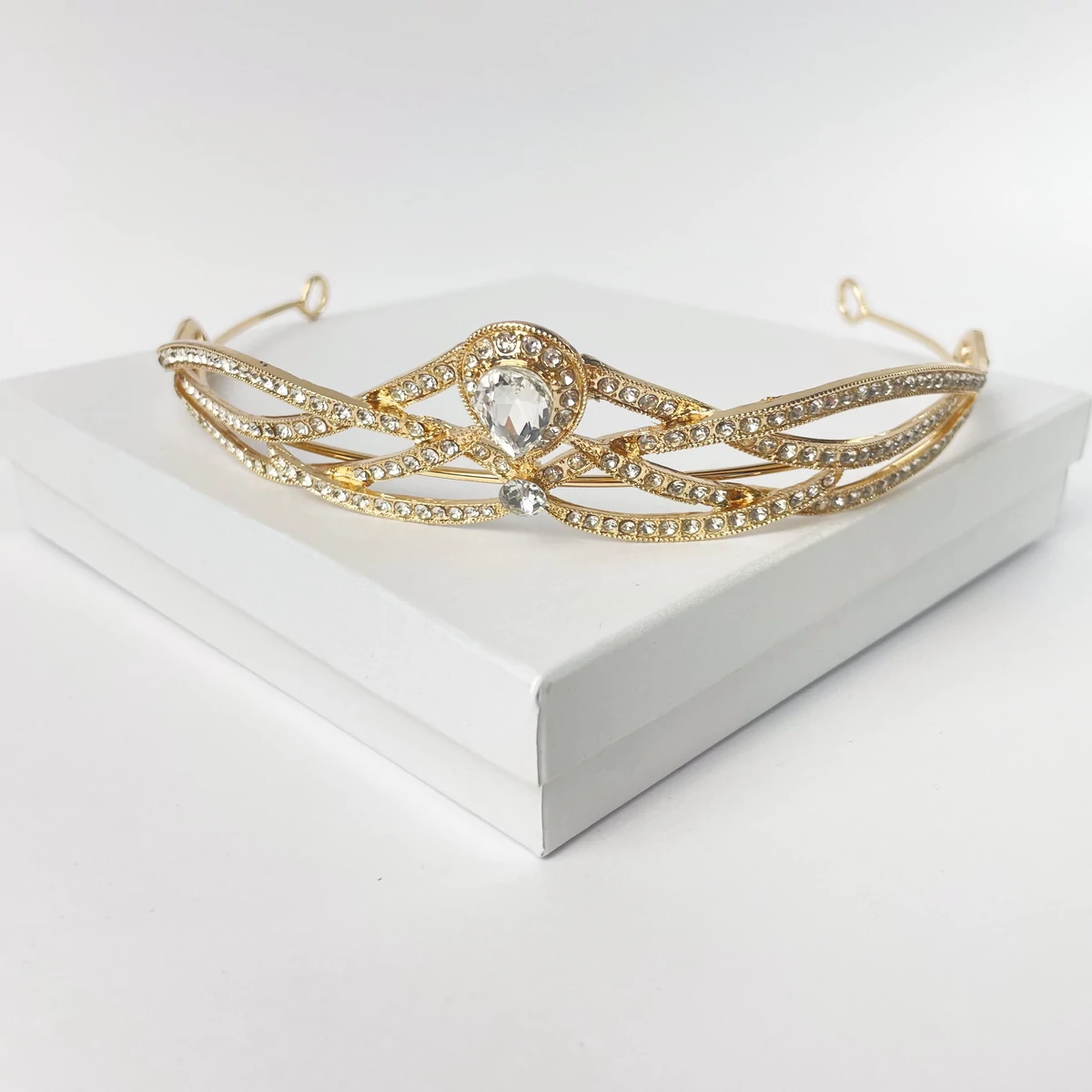 Liliana arany köves menyasszonyi tiara