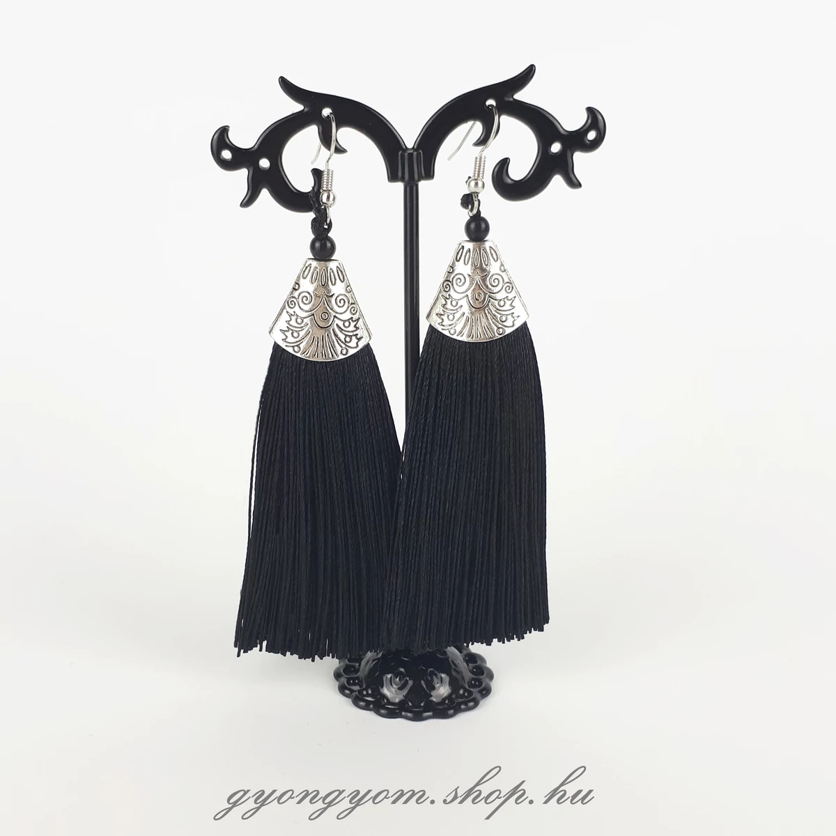 Reva fekete rojtos fülbevaló