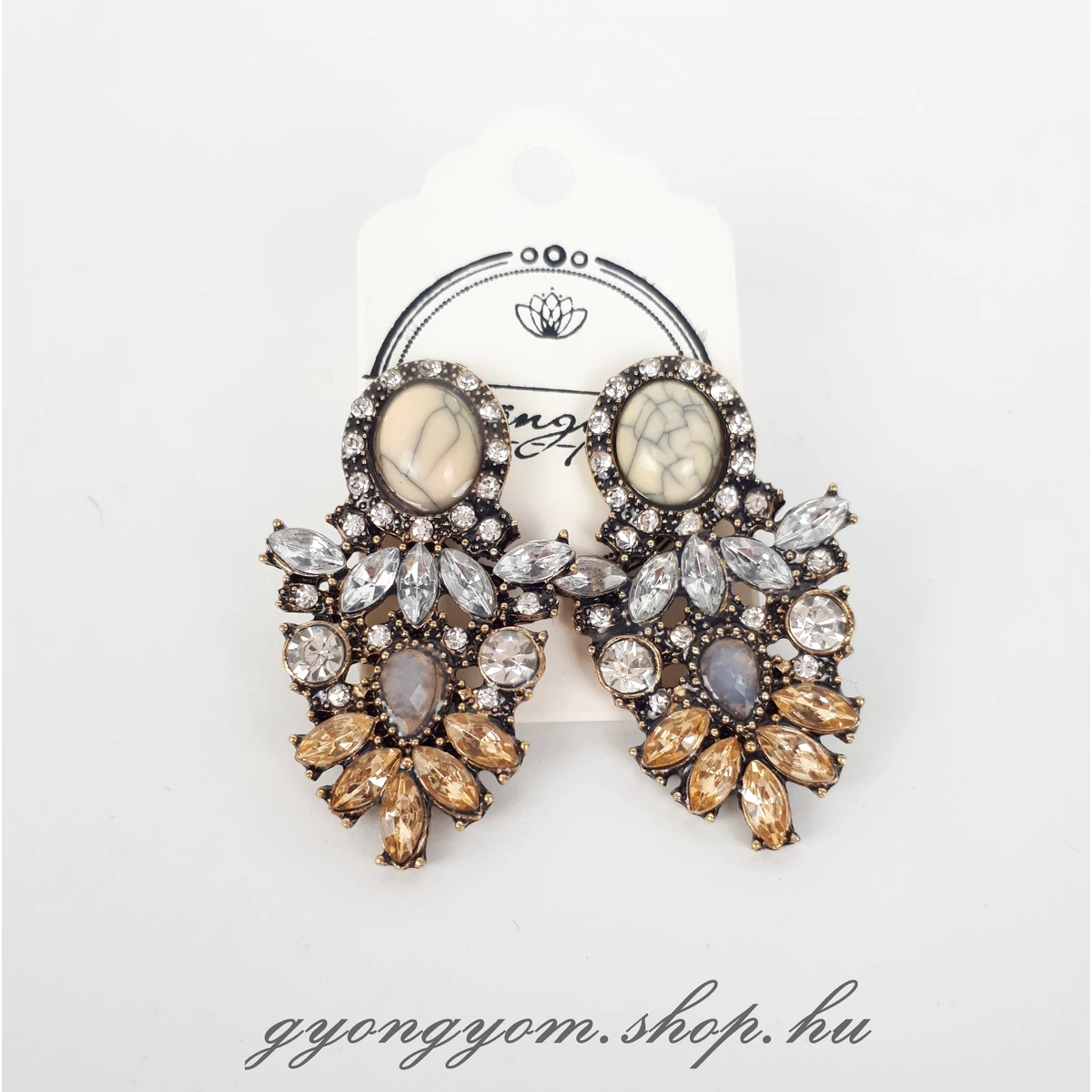 Diana köves fülbevaló