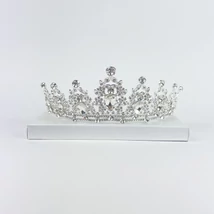 Emilia ezüst színű menyasszonyi korona